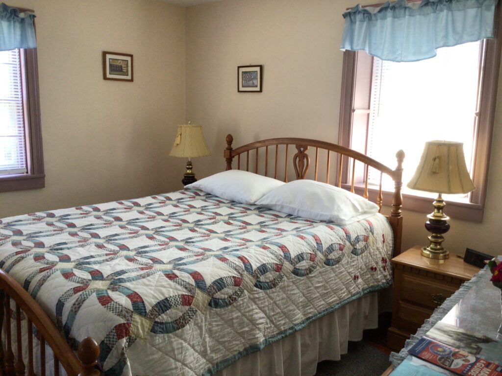 photo of queen bed in Dutchman Suite at Blue Rock Bed and Breakfast